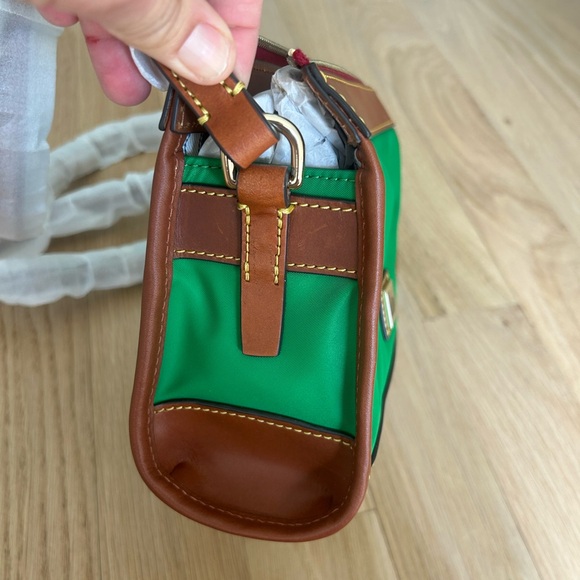 New Dooney & Bourke Wayfarer Zip Green and Brown Crossbody Bag - Picture 4 of 10